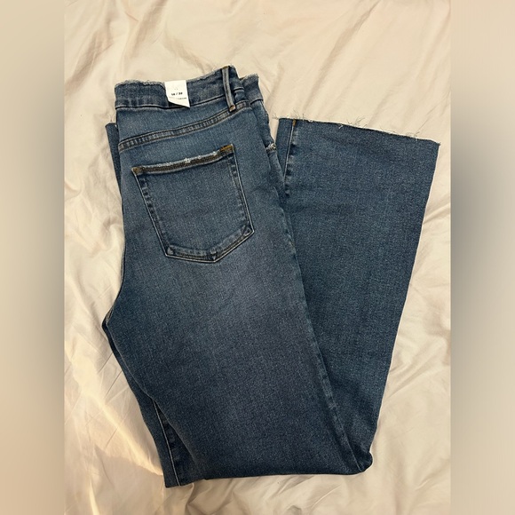 Good American Classic Bootcut Jeans in a Medium Wash Size 14/32 - Picture 4 of 7